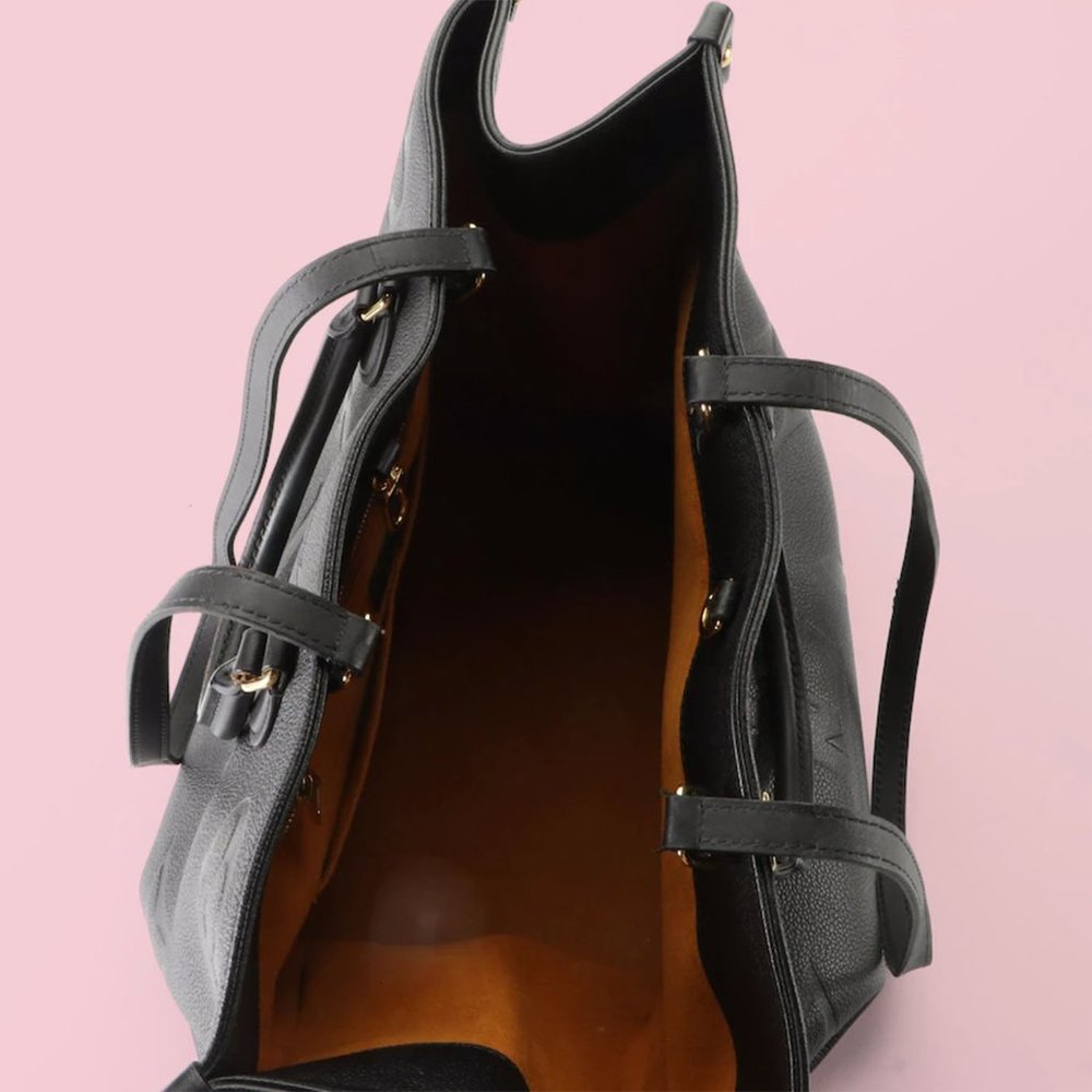 Louis Vuitton OnTheGo GM Tote in Monogram Giant Empreinte Leather - Picture 4 of 13